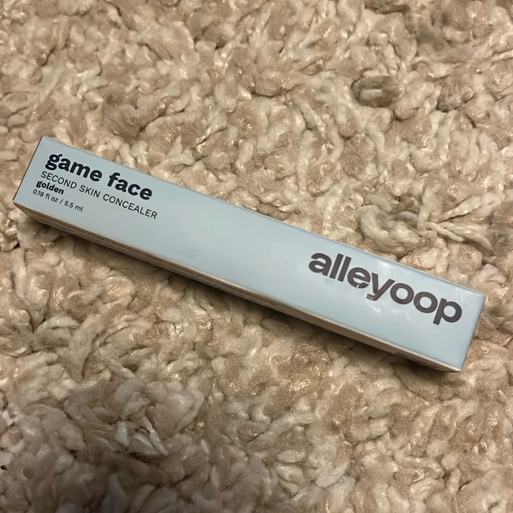 Alleyoop game face concealer in golden